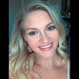 Meet your Posher, Dixie